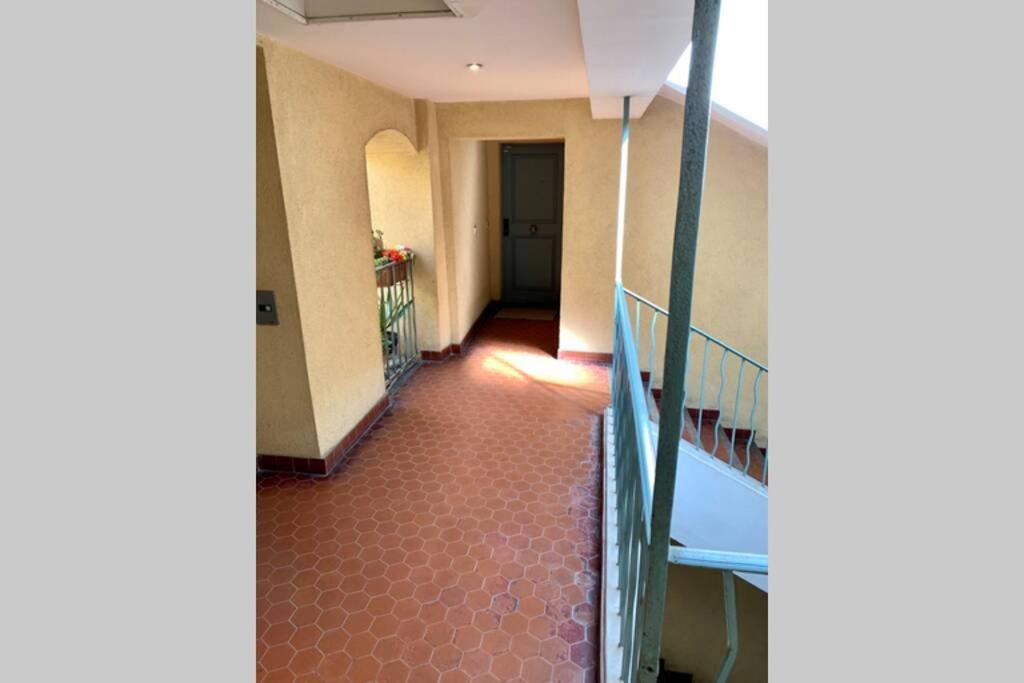 Bel appartement 4 étoiles Centre Historique Toulon Extérieur photo
