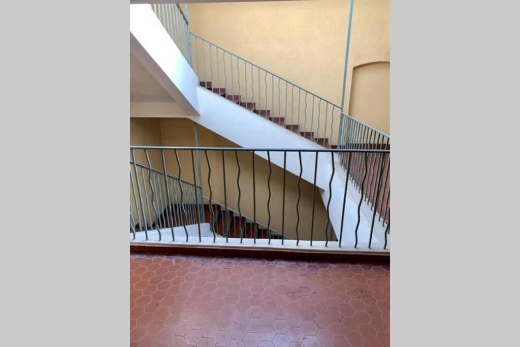 Bel appartement 4 étoiles Centre Historique Toulon Extérieur photo